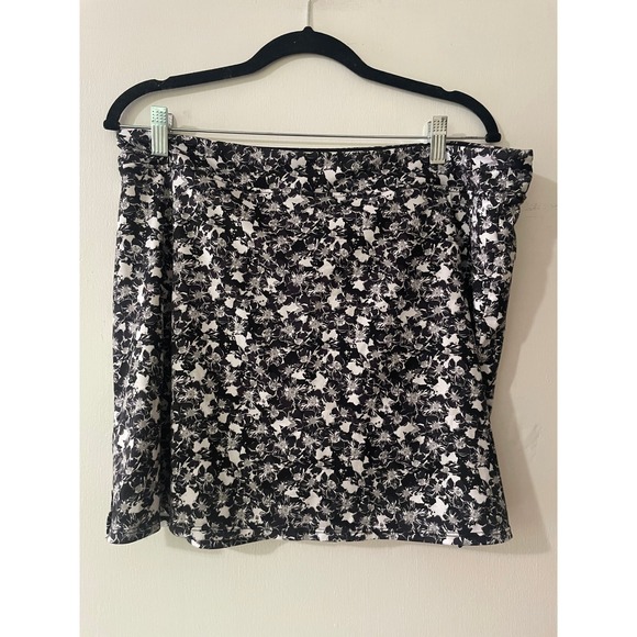 Tranquility by Colorado Clothing Pants - Tranquility by Colorado Clothing Floral‎ Skort Black White Active Skirt XL
